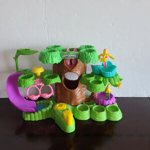 Hatchimals Hatchery Nursery playset without figures